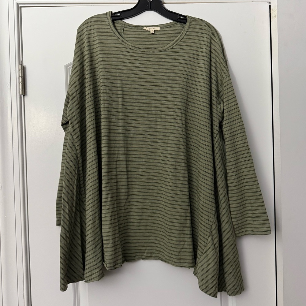 Easel green striped scooped neck oversized 3/4 sleeve shirt NWOT
